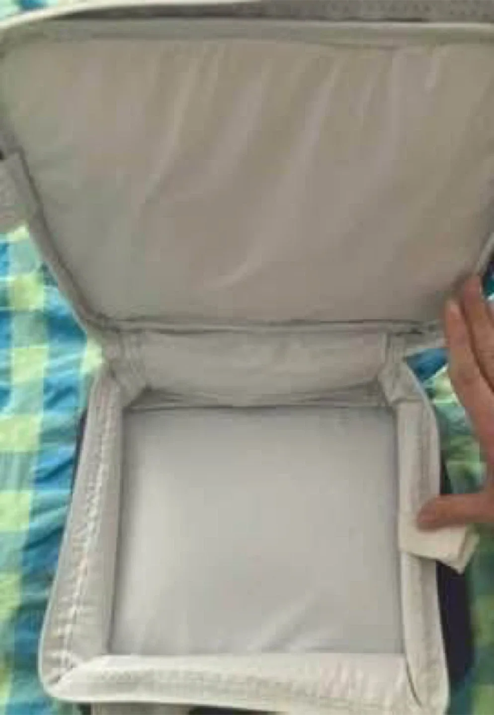 Looney Tunes Lunchbox (New) (Giving away for FREE) image indicator(2)