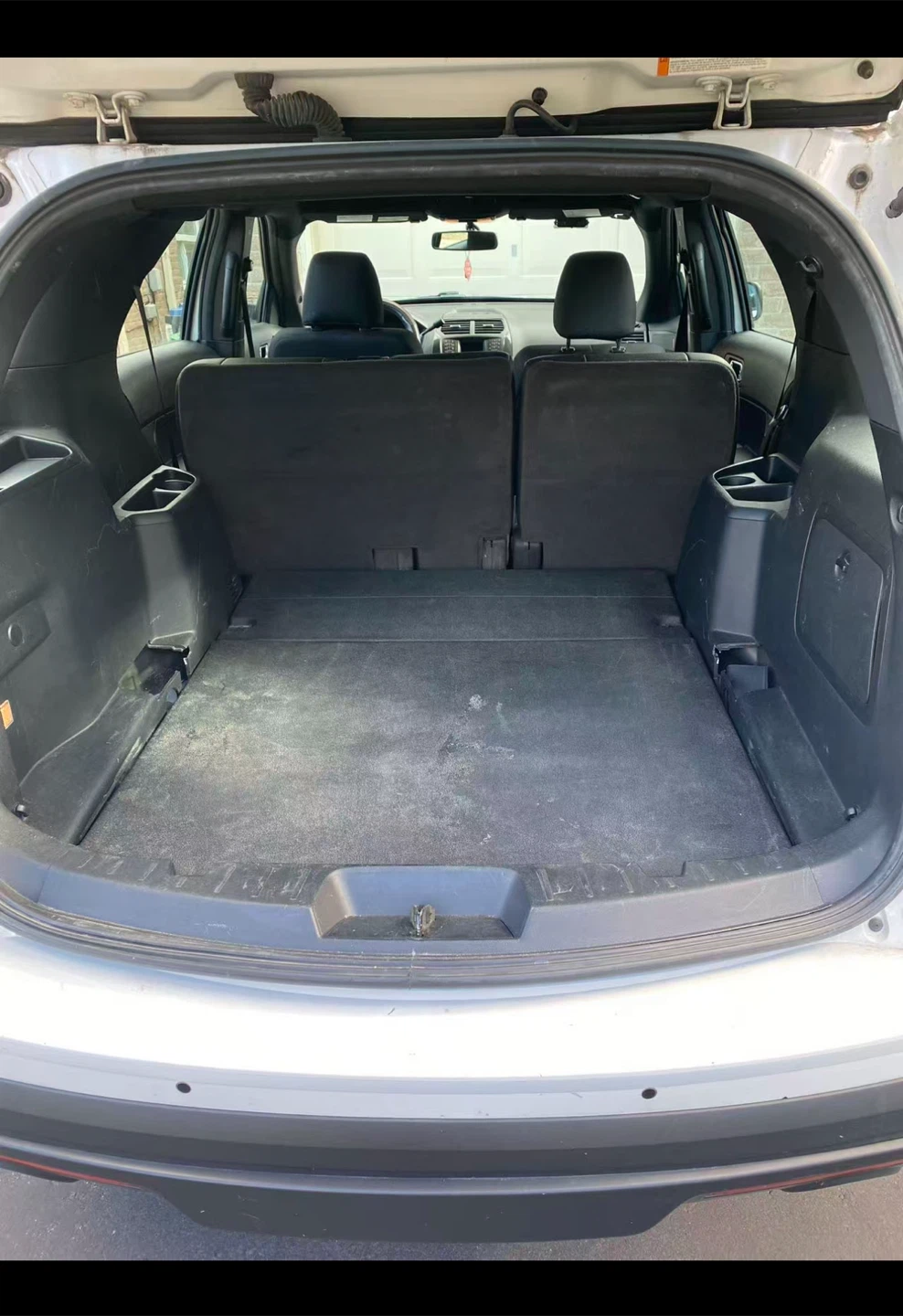 Ford Explorer - White SUV - photo 5