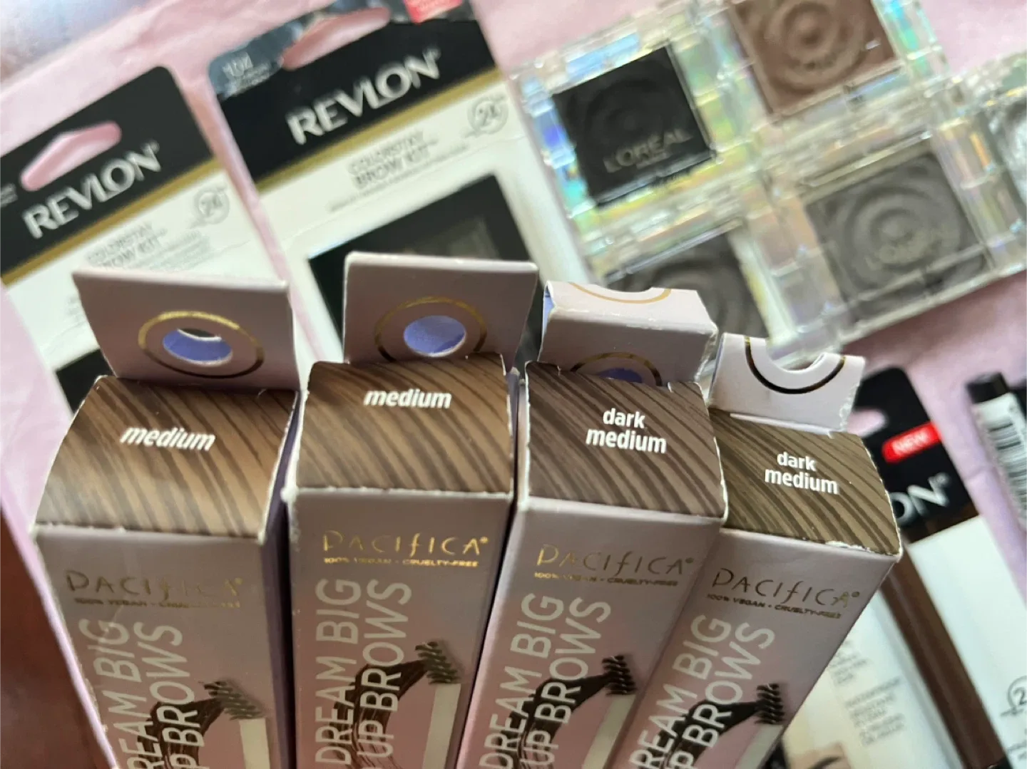 Eyeliner, eyebrows kit,eyeshadow etc. image indicator(3)