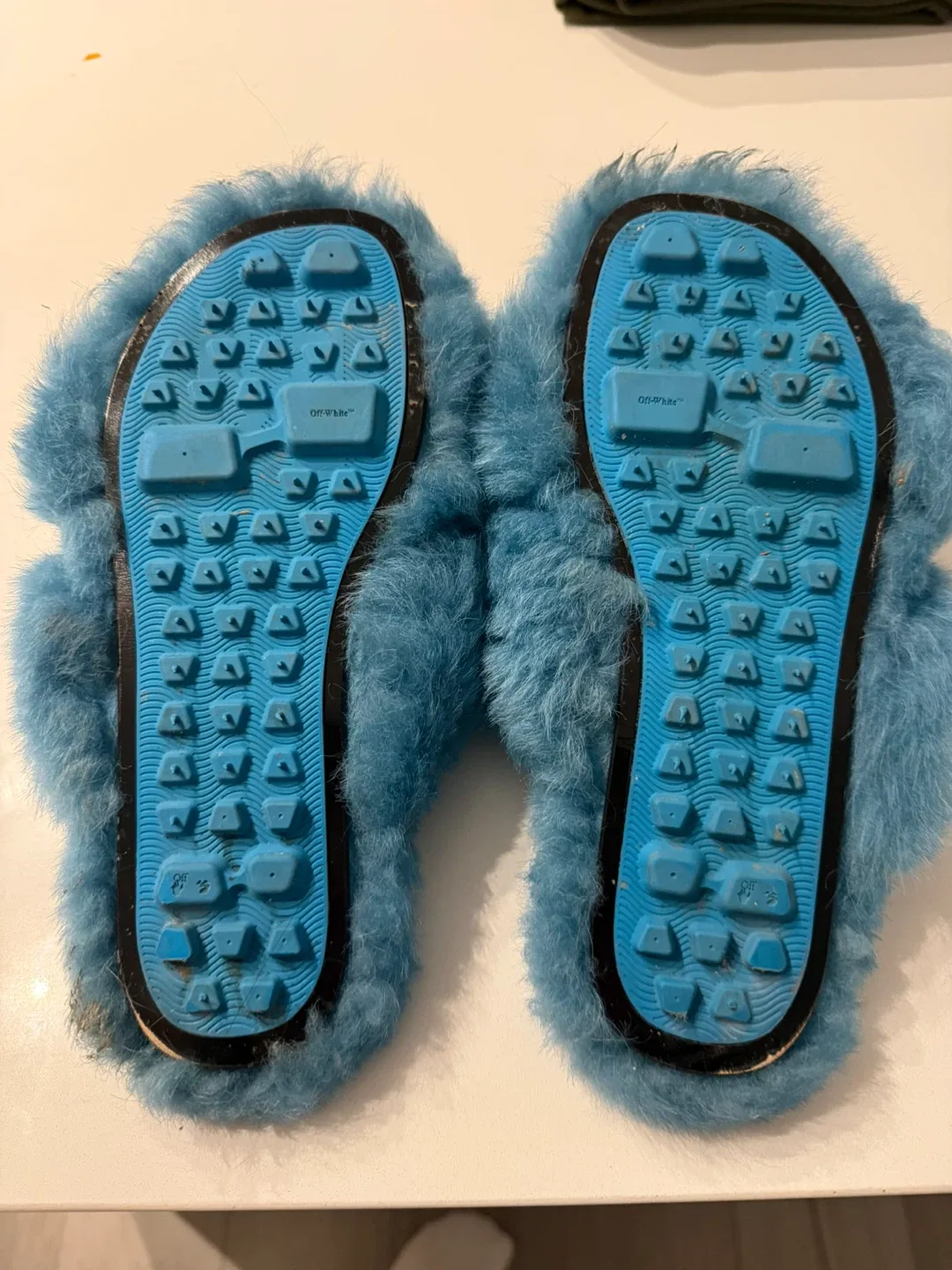 Off-White Blue Furry Slippers image indicator(2)