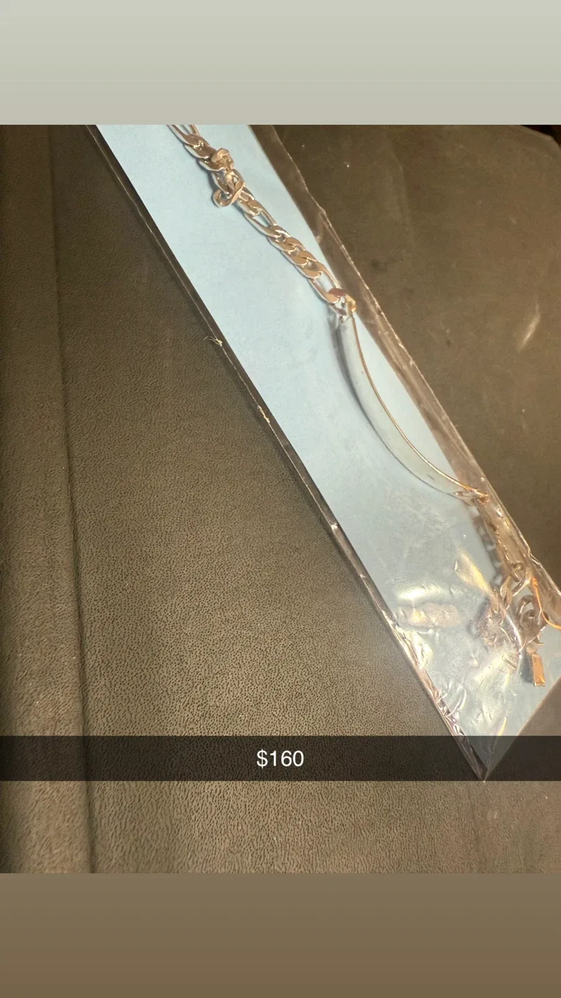 Assorted Silver Rings and Chains image indicator(9)