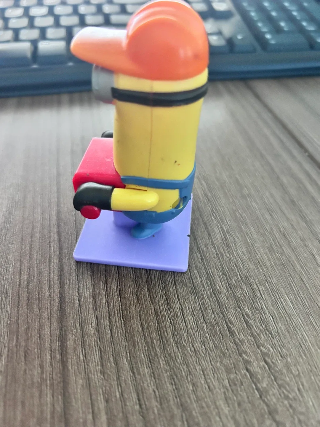 Minion Figurine image indicator(4)