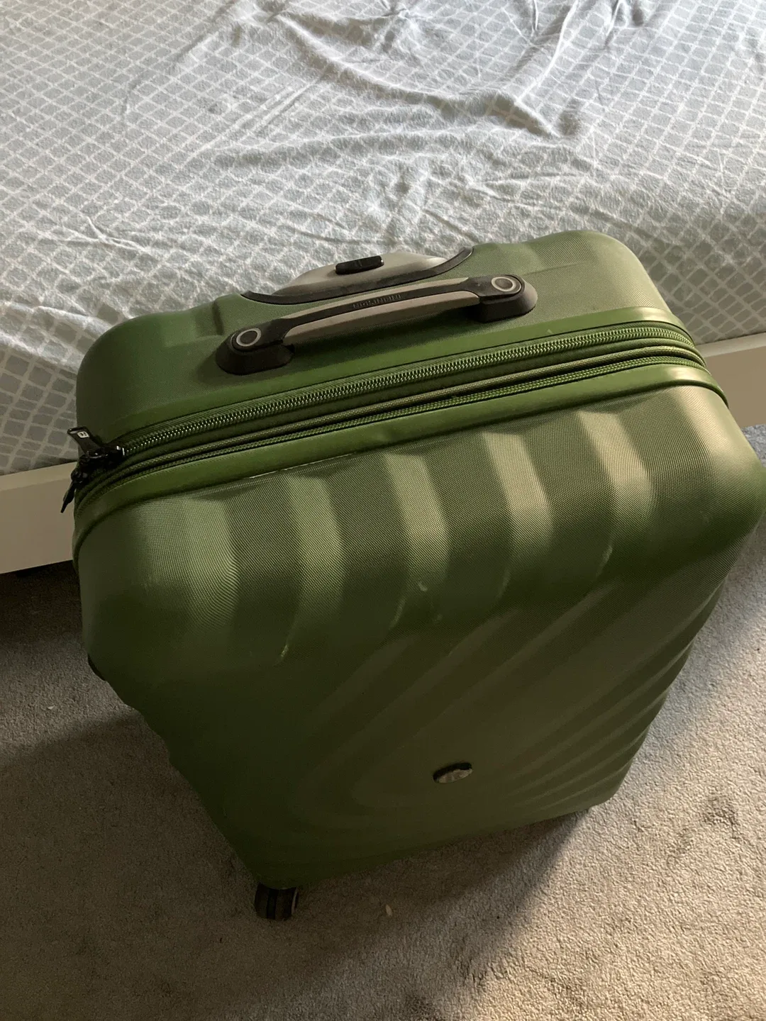 IT Luggage Olive Green Suitcase image indicator(3)