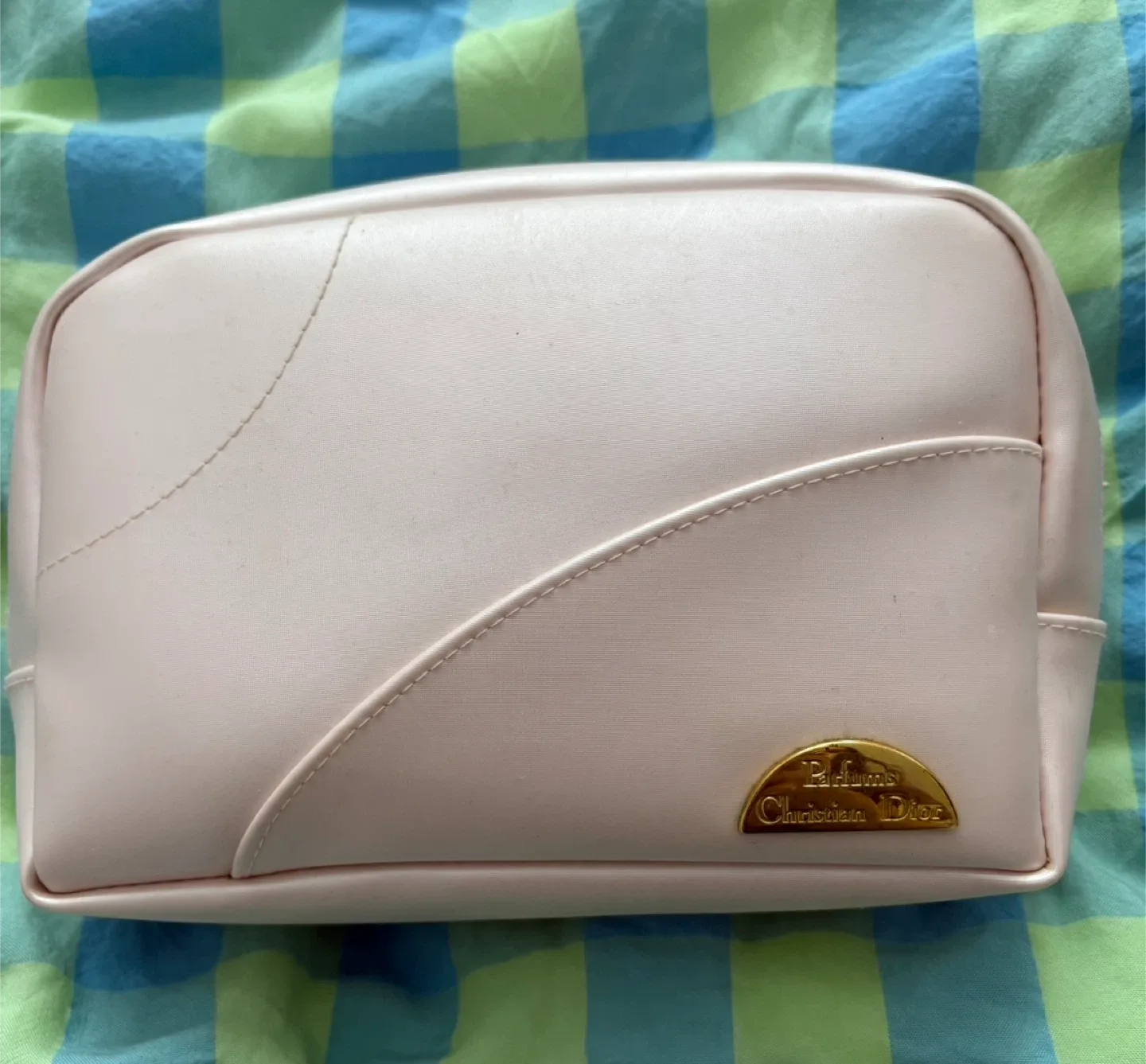 4 Dior Cosmetic bags(Good/fair condition)(Giving away for FREE) image indicator(6)