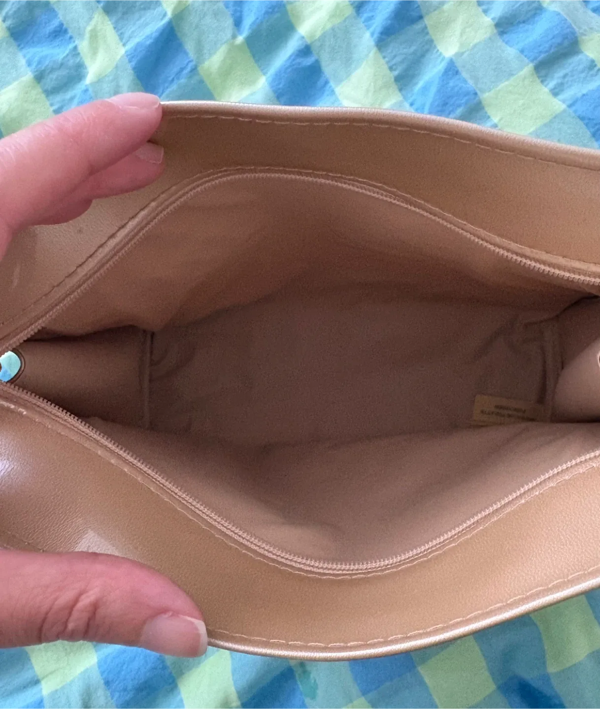 4 Dior Cosmetic bags(Good/fair condition)(Giving away for FREE) image indicator(10)