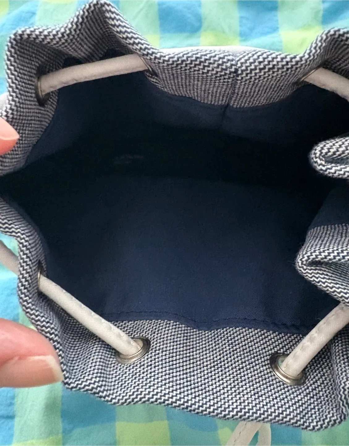 4 Dior Cosmetic bags(Good/fair condition)(Giving away for FREE) image indicator(3)