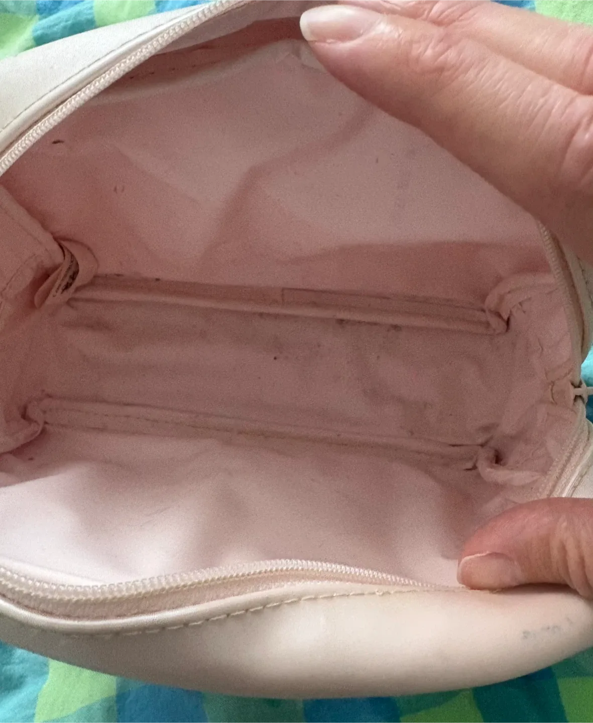 4 Dior Cosmetic bags(Good/fair condition)(Giving away for FREE) image indicator(7)