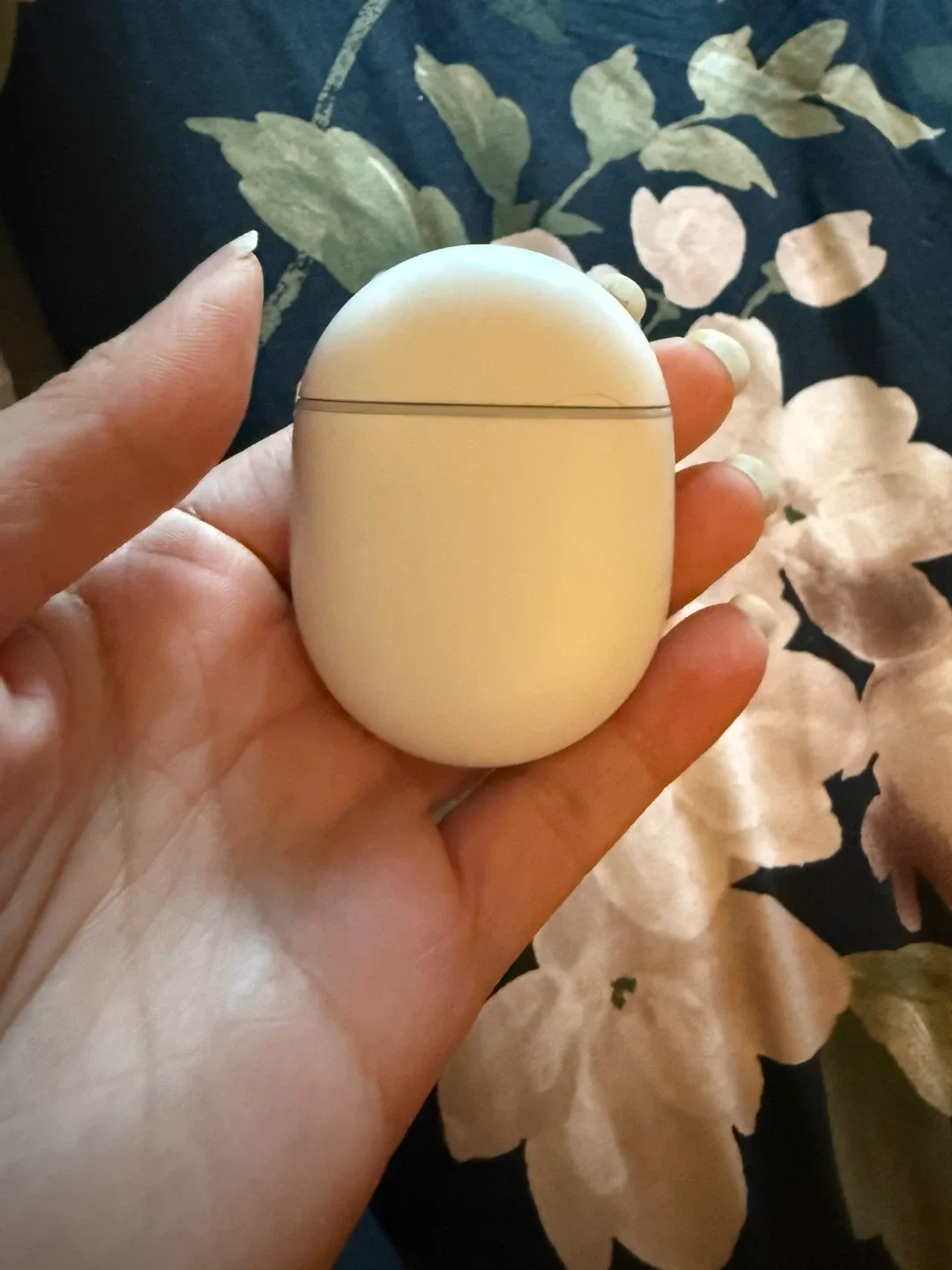 Google Pixel Buds A-Series - White image indicator(2)