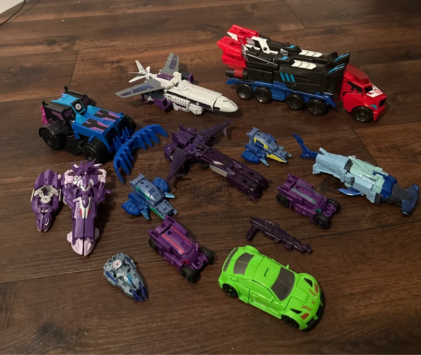 Transformers Lot - Assorted Figures image indicator(4)