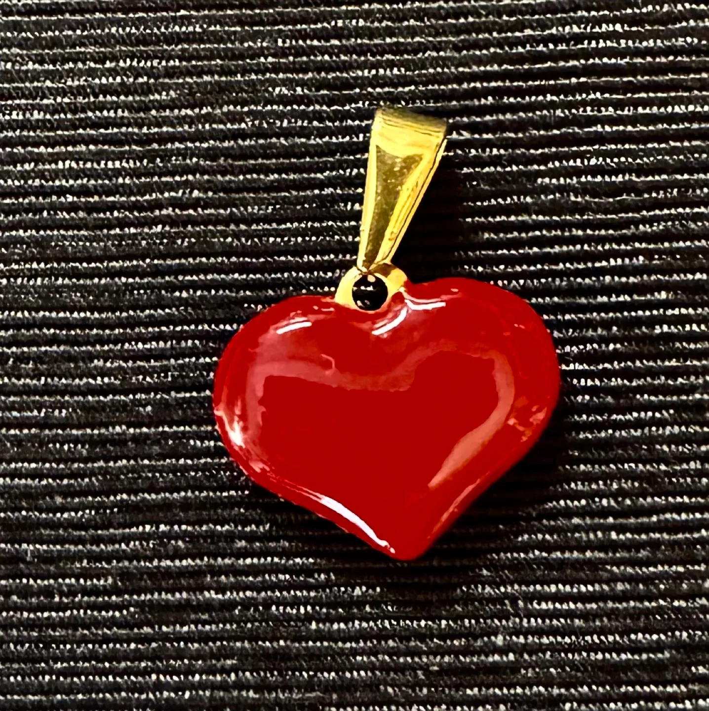 RED Enameled Heart Pendant Charm Gold Tone NEW!!