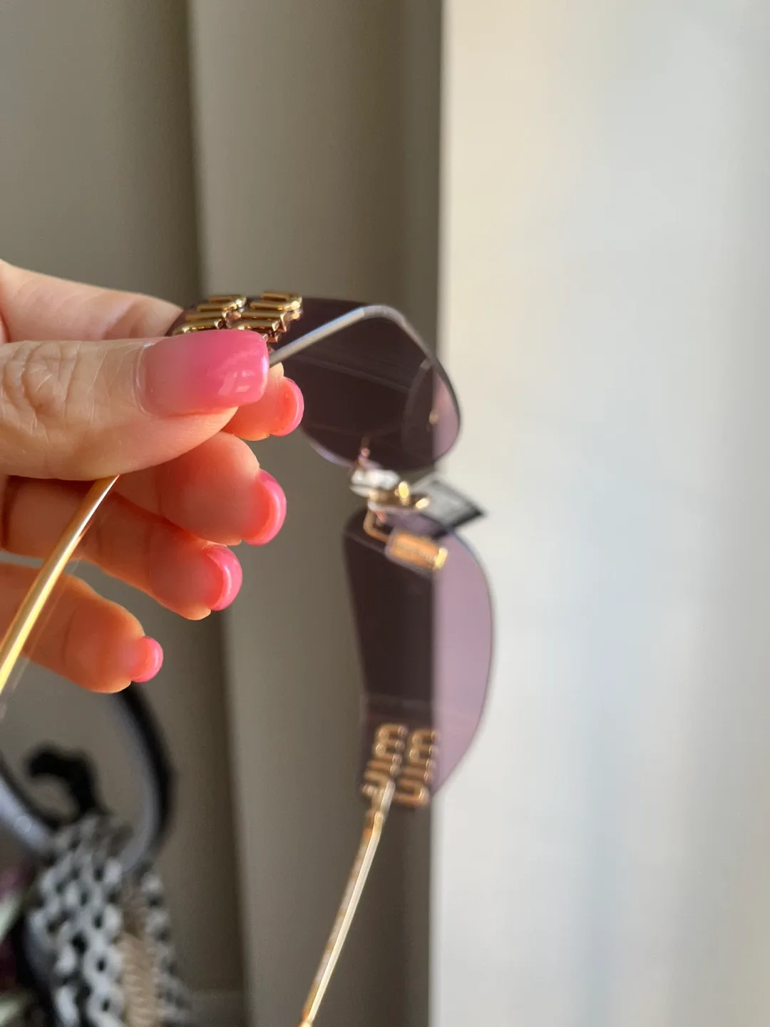 Miu Miu Sunglasses image indicator(3)