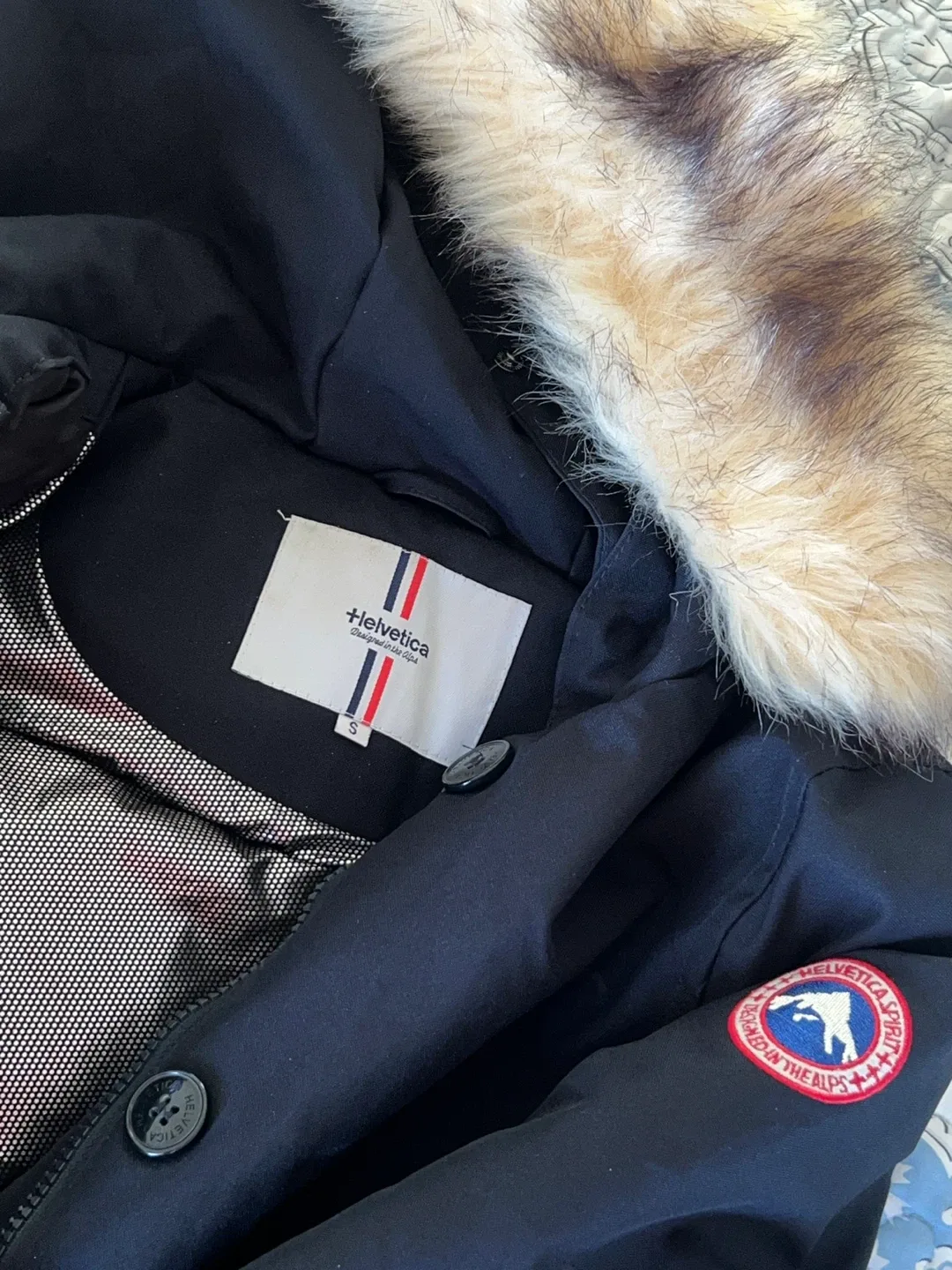 Helvetica Black Winter Parka - Size S image indicator(7)