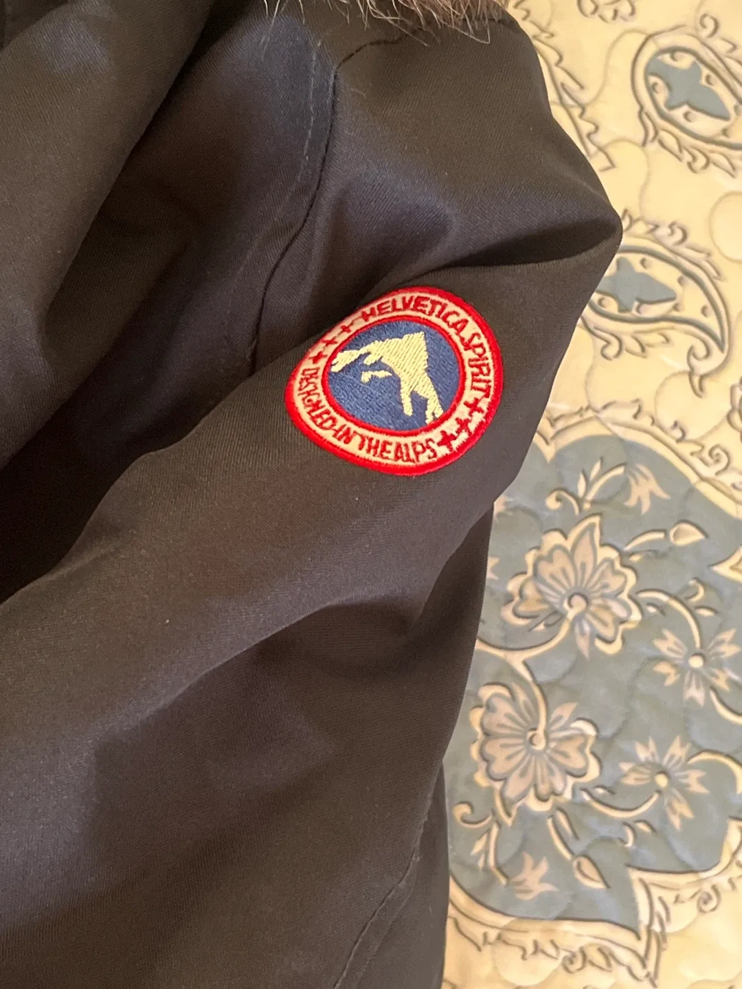 Helvetica Black Winter Parka - Size S image indicator(8)