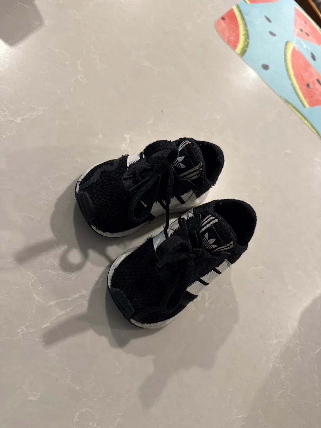 Adidas  Black  - Size US 5K - photo 3