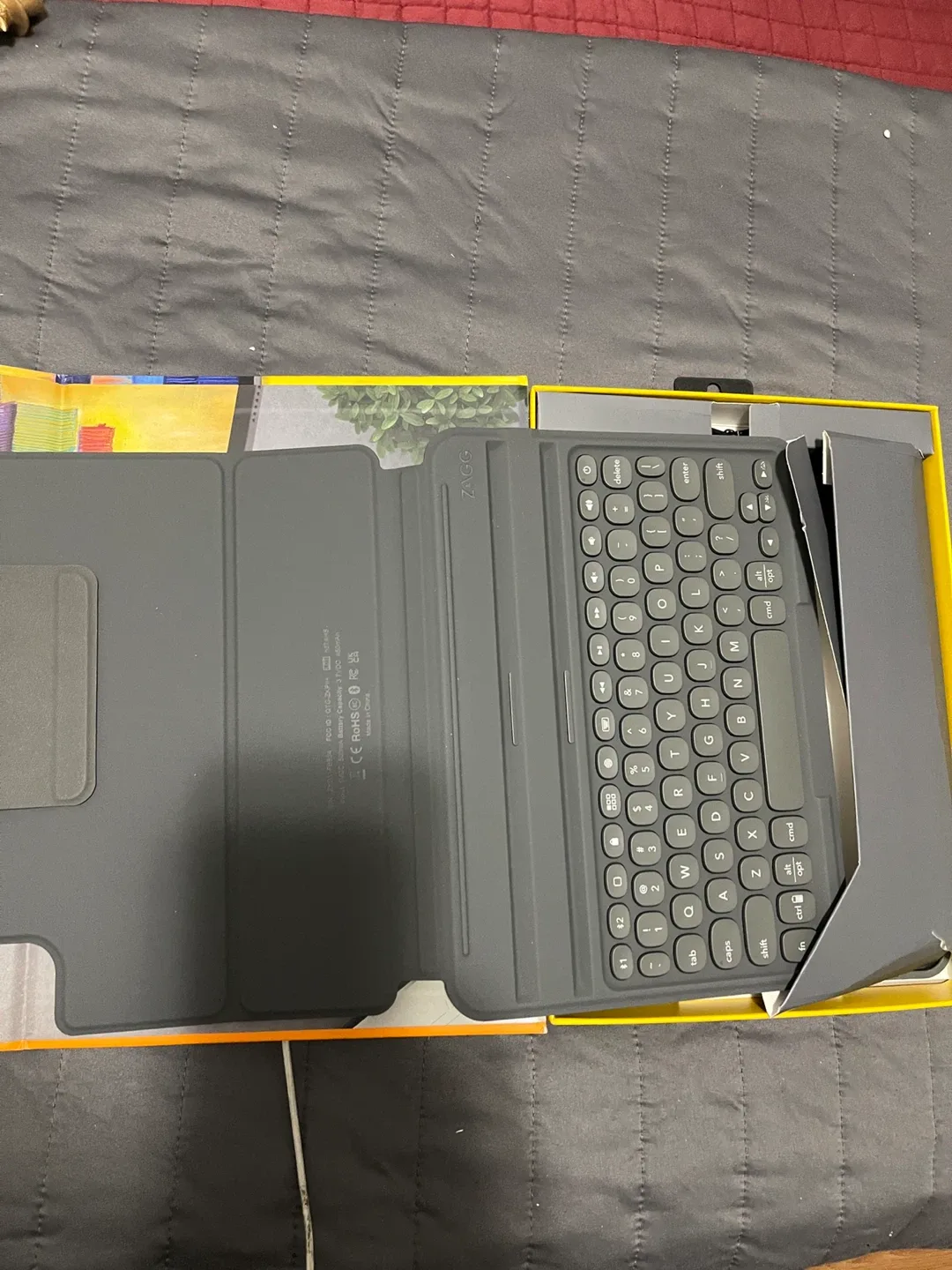 ZAGG Pro Keys iPad 11-inch Keyboard Case image indicator(2)