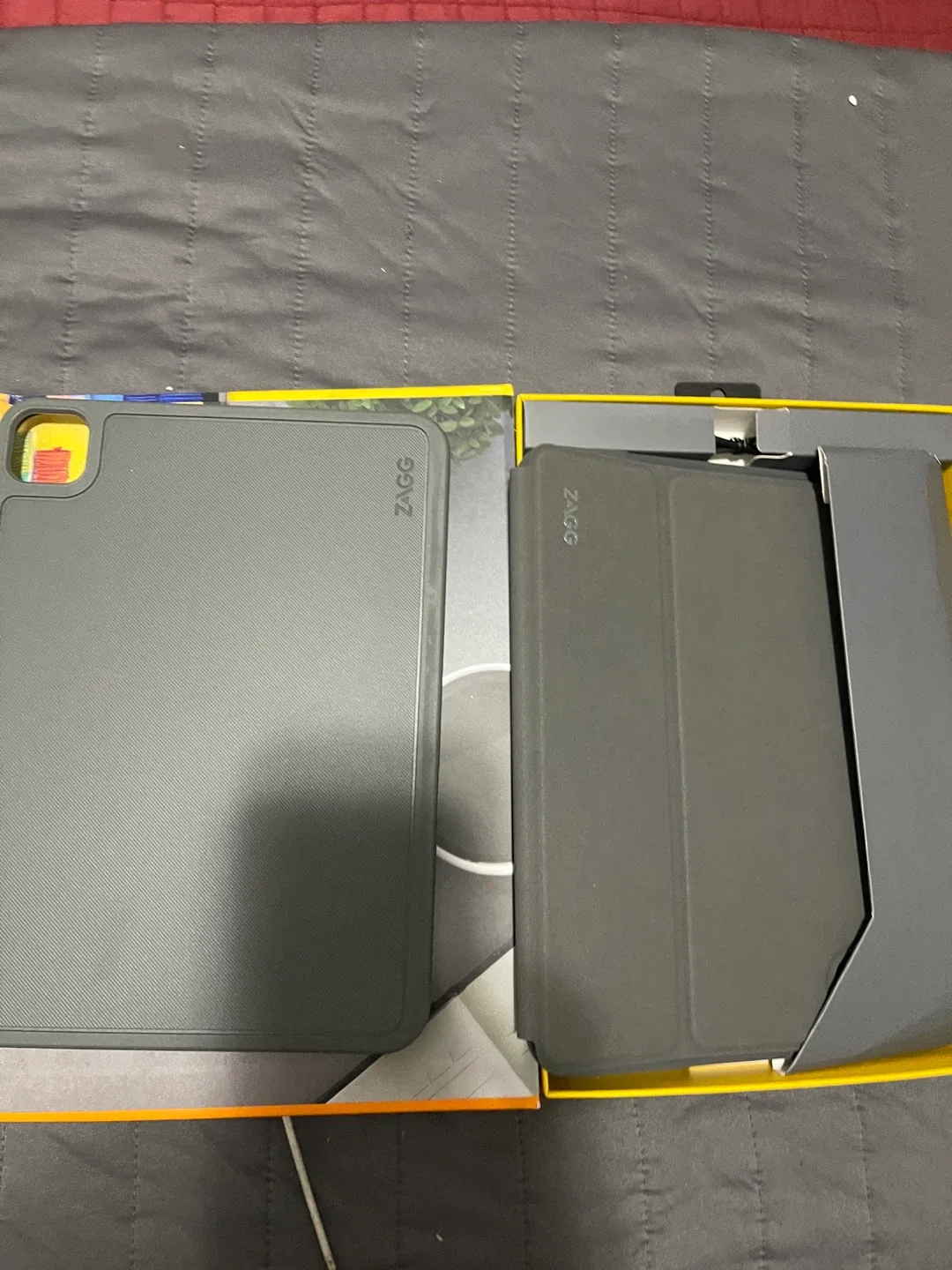 ZAGG Pro Keys iPad 11-inch Keyboard Case image indicator(3)