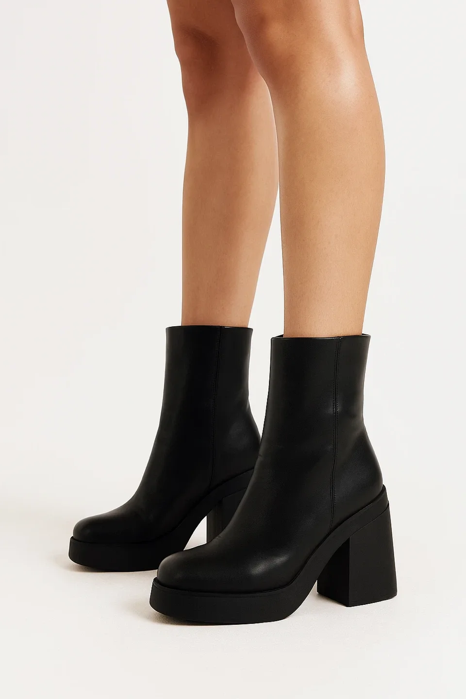 Black Leather Heeled Boots Size 8