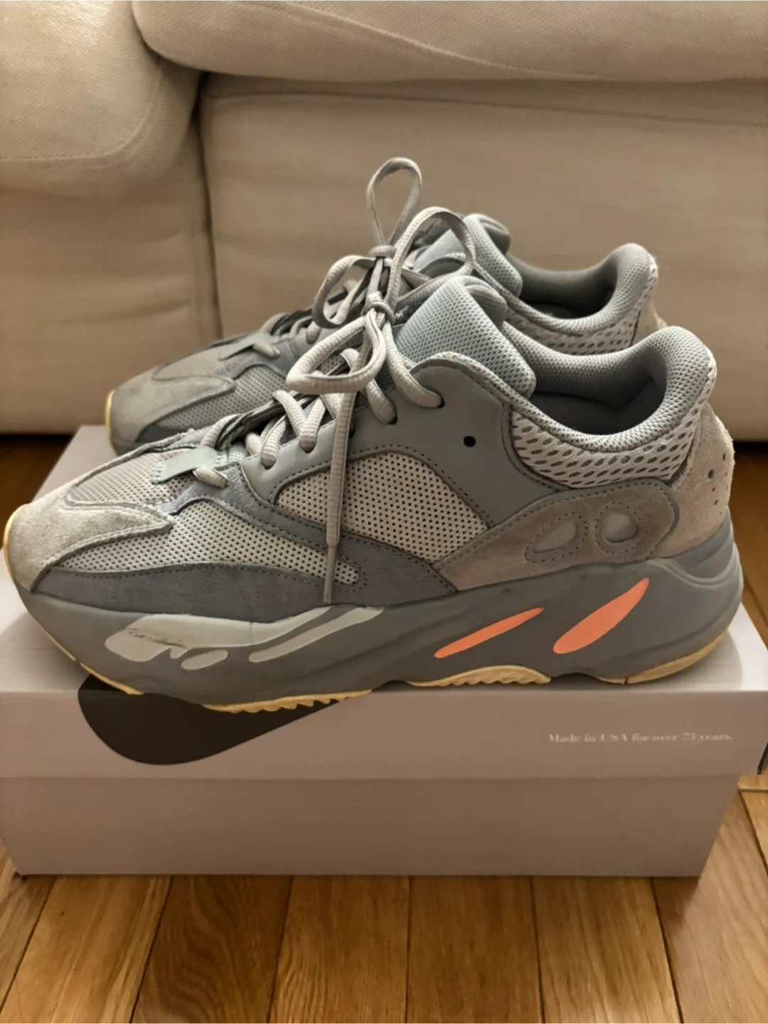 Yeezy Boost size Men 9 image indicator(5)