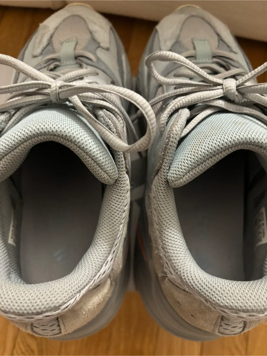 Yeezy Boost size Men 9 image indicator(7)