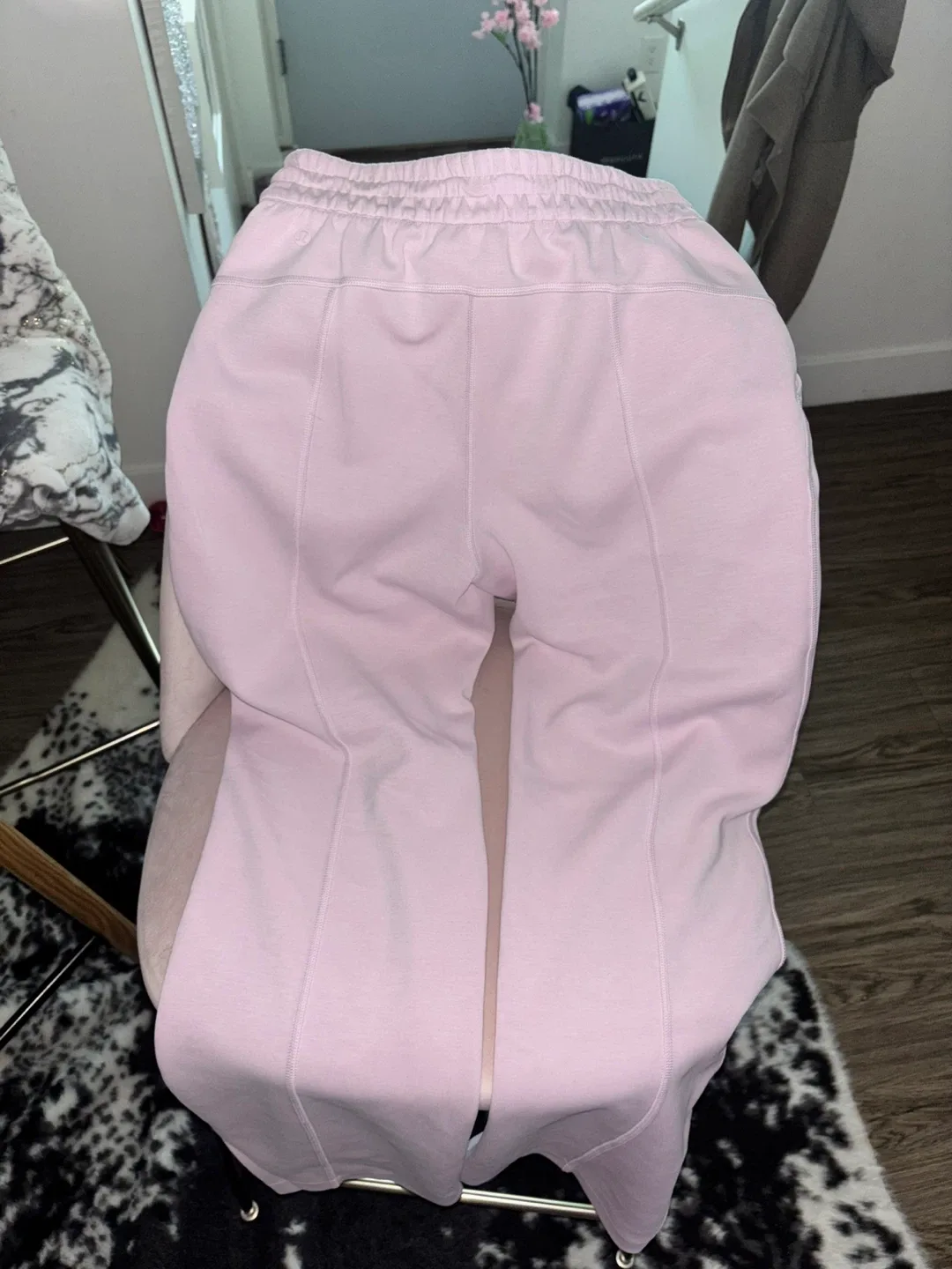 Lululemon Pink Pants Size 6 image indicator(2)