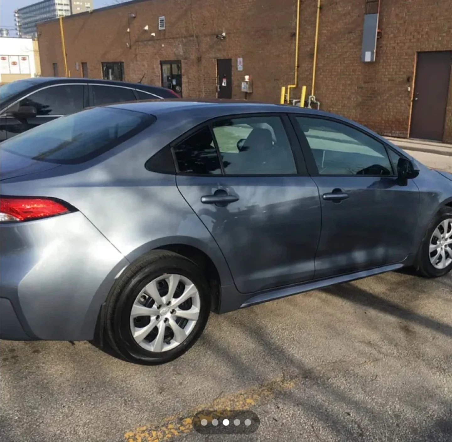 Toyota Corolla - Sedan image indicator(2)