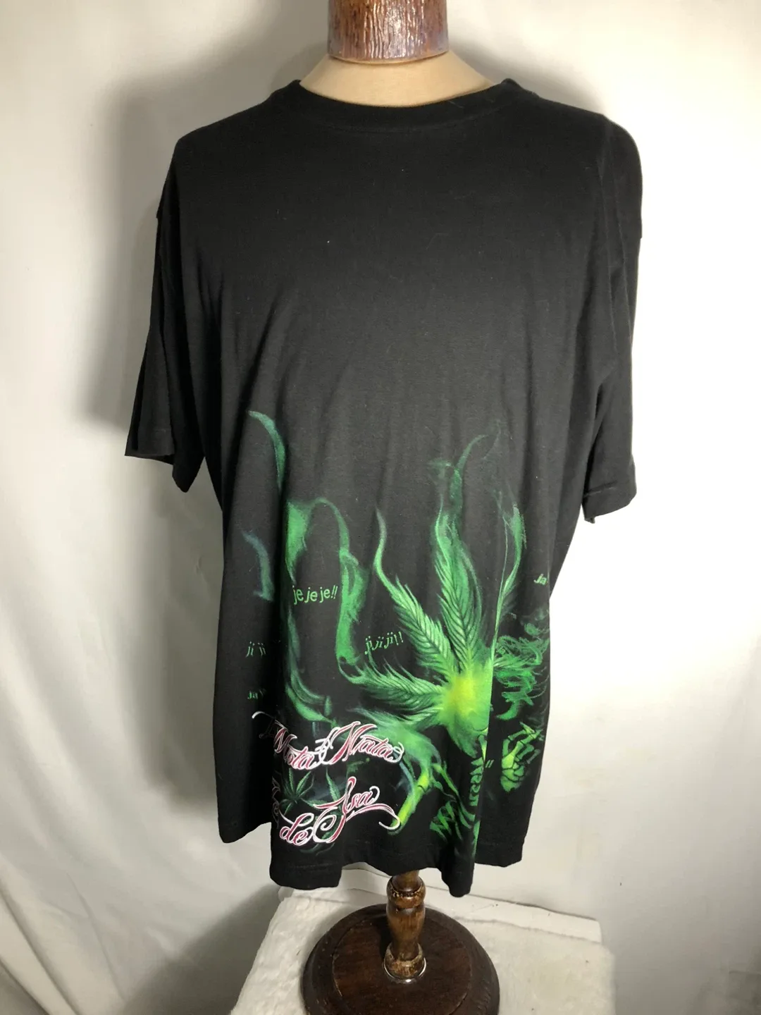 Men’s Black XL Shirt.