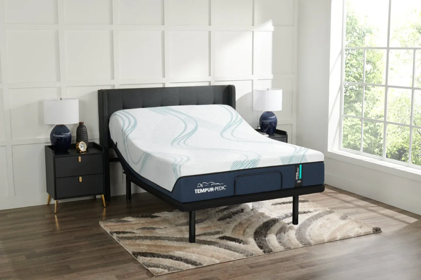 Queen size Adjustable Bed Frame with massager