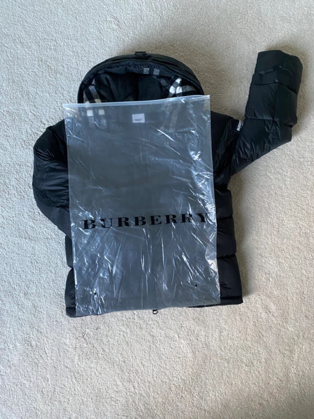 Burberry Black Puffer Vest - photo 4