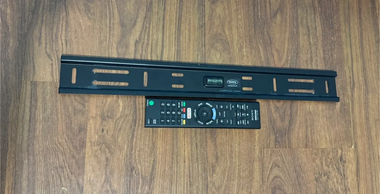 Sony TV - 48 inch with Remote and Wall Mount image indicator(3)