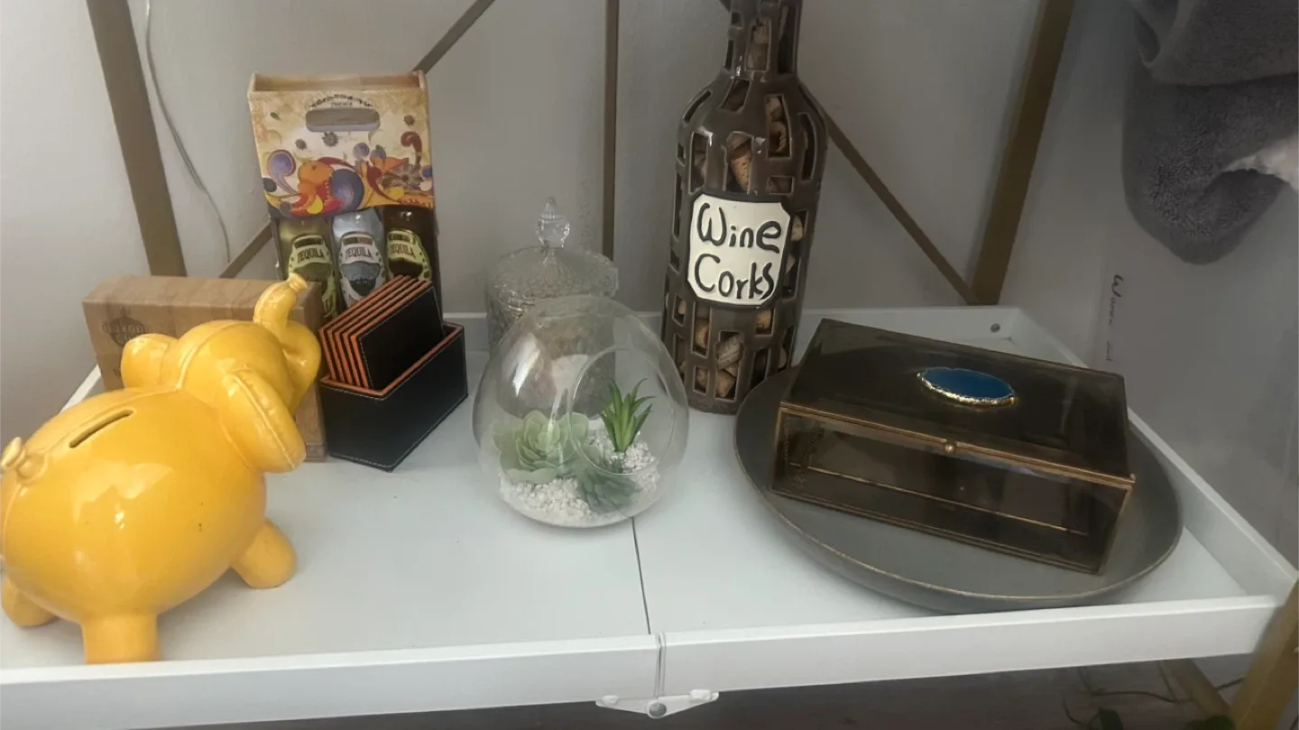 Set of 4 Iridescent Stemless Wine Glasses image indicator(3)