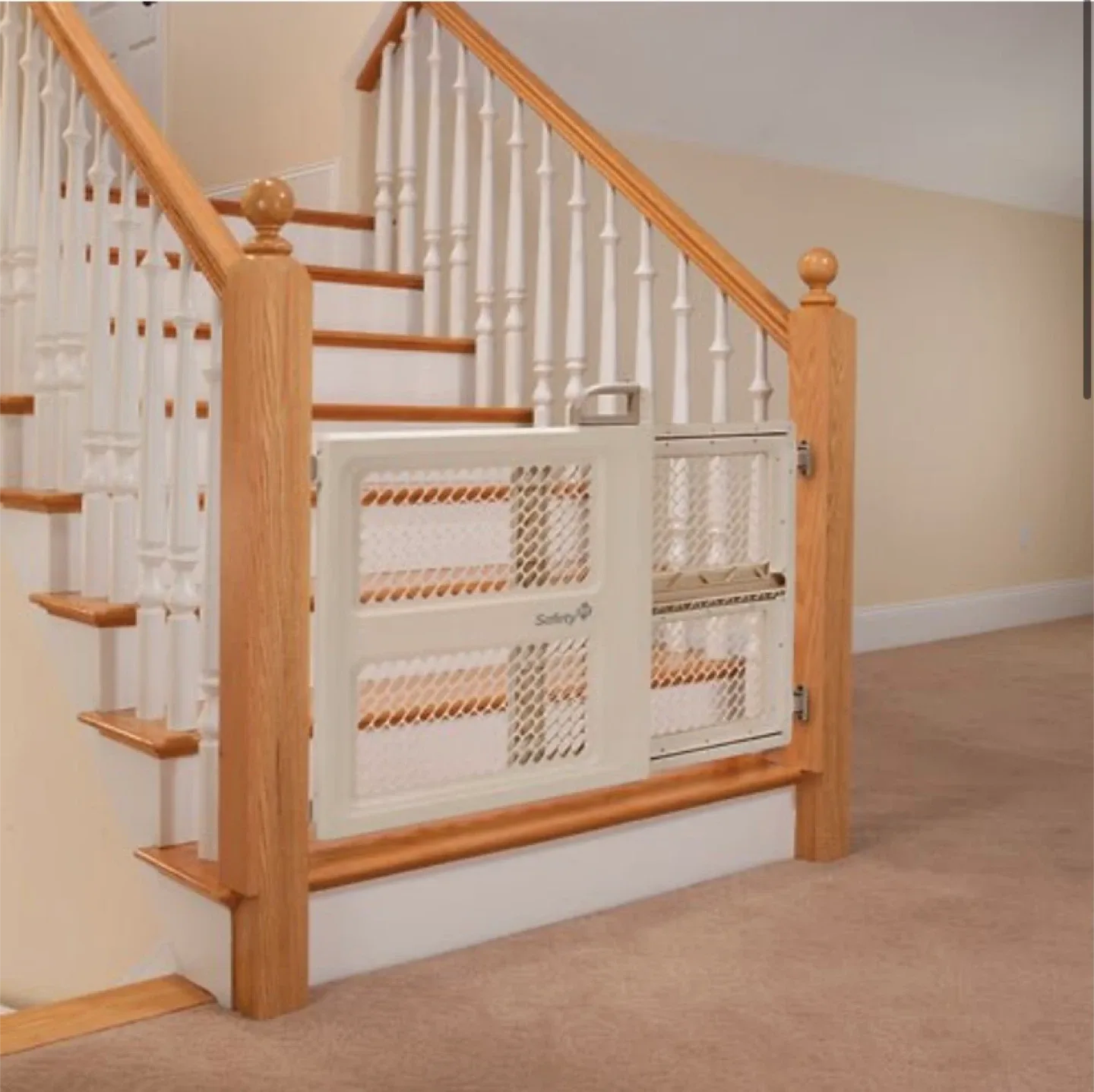 Safety 1st Lift, Lock & Swing Dual Mode Safety Gate image indicator(3)