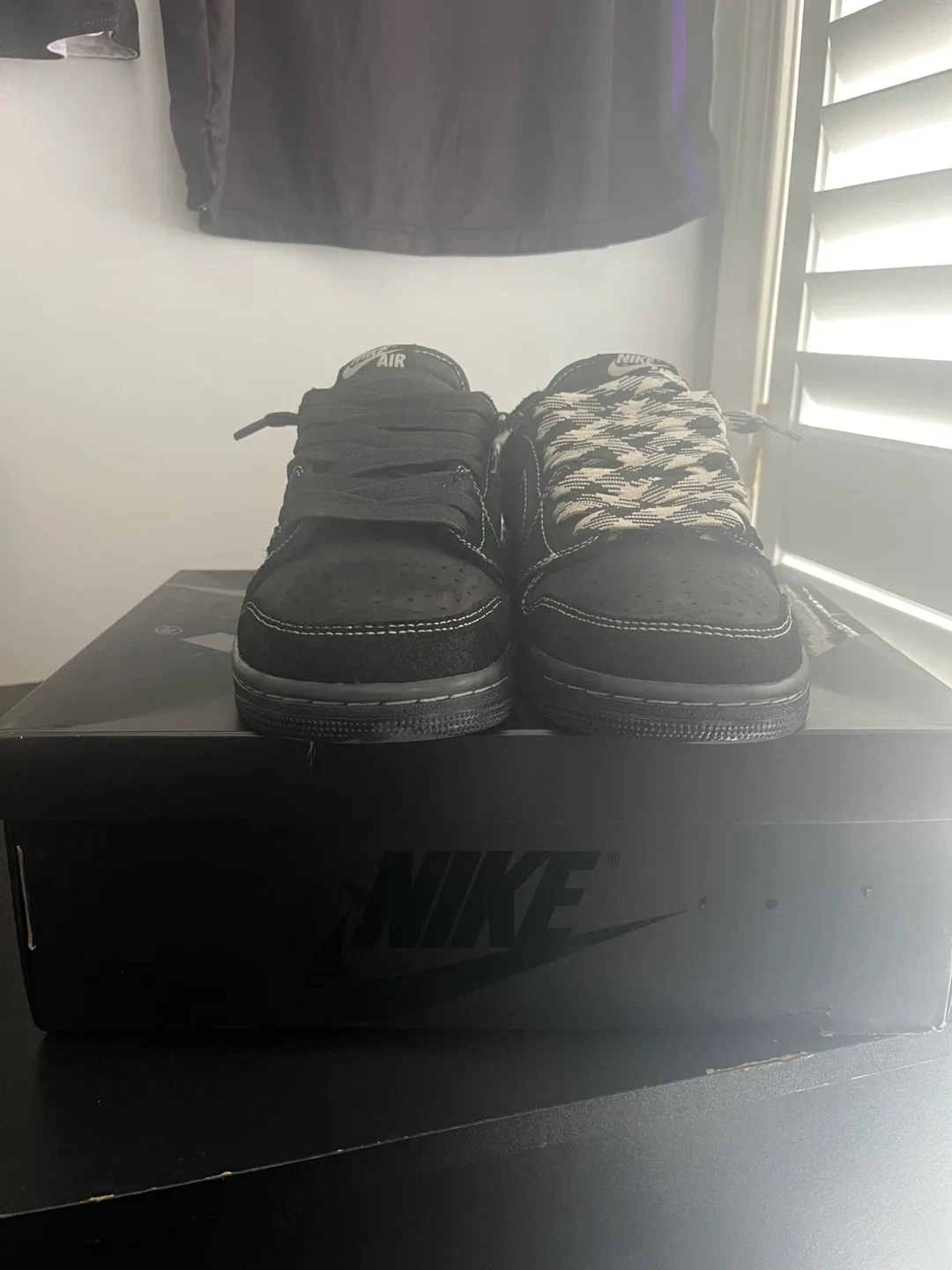 Nike Air Jordan 1 Low Travis Scott Phantom image indicator(5)