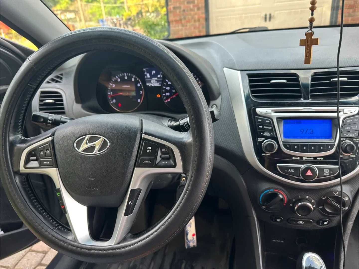 Hyundai Accent Hatchback - Grey image indicator(6)