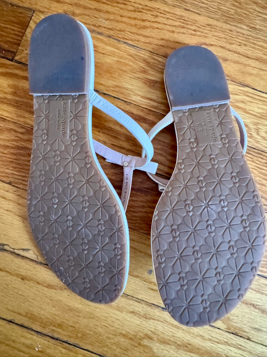 Kate Spade White Sandals - Size 6.5 - photo 2