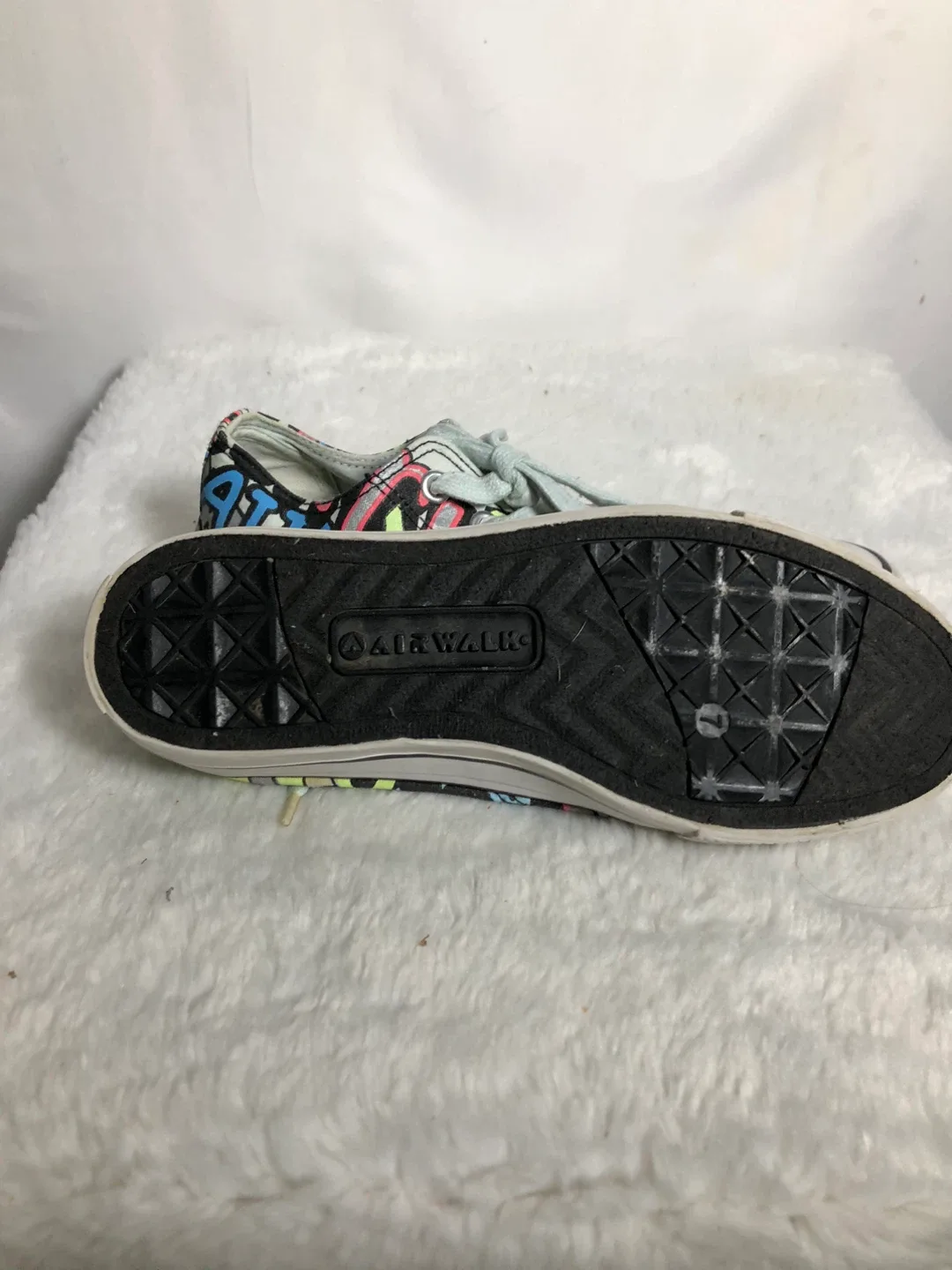 Girls Pink & Blue Airwalk Shoes / Runners. Size 7. image indicator(2)