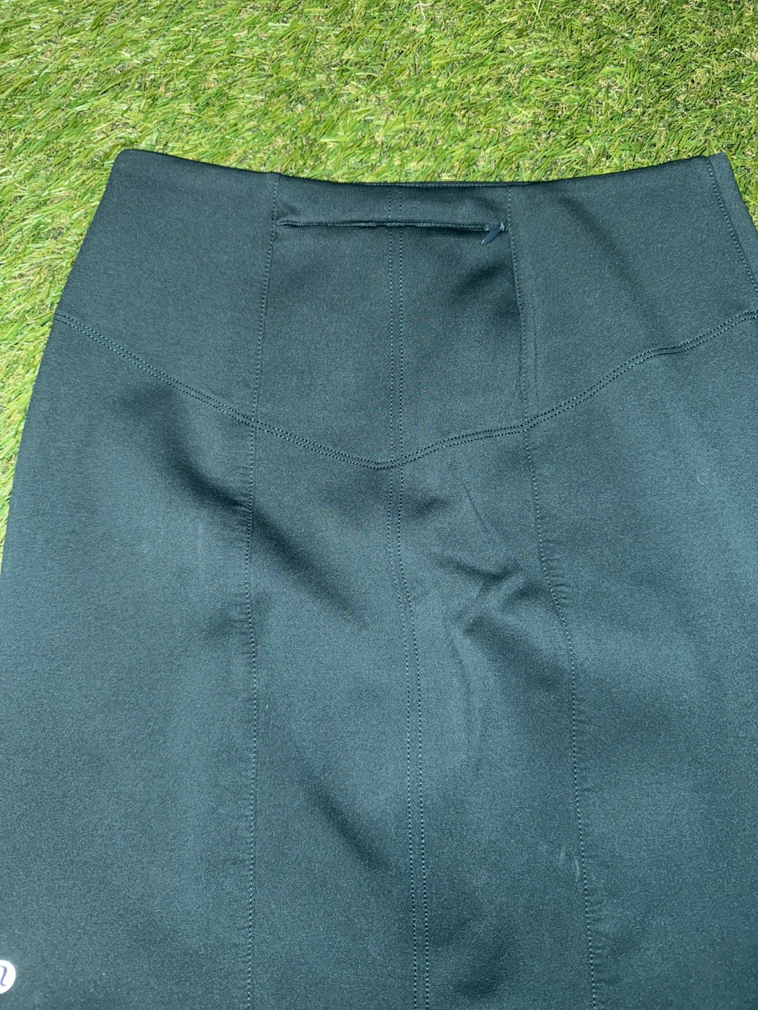 Lululemon Skirt - Size 6 - photo 3