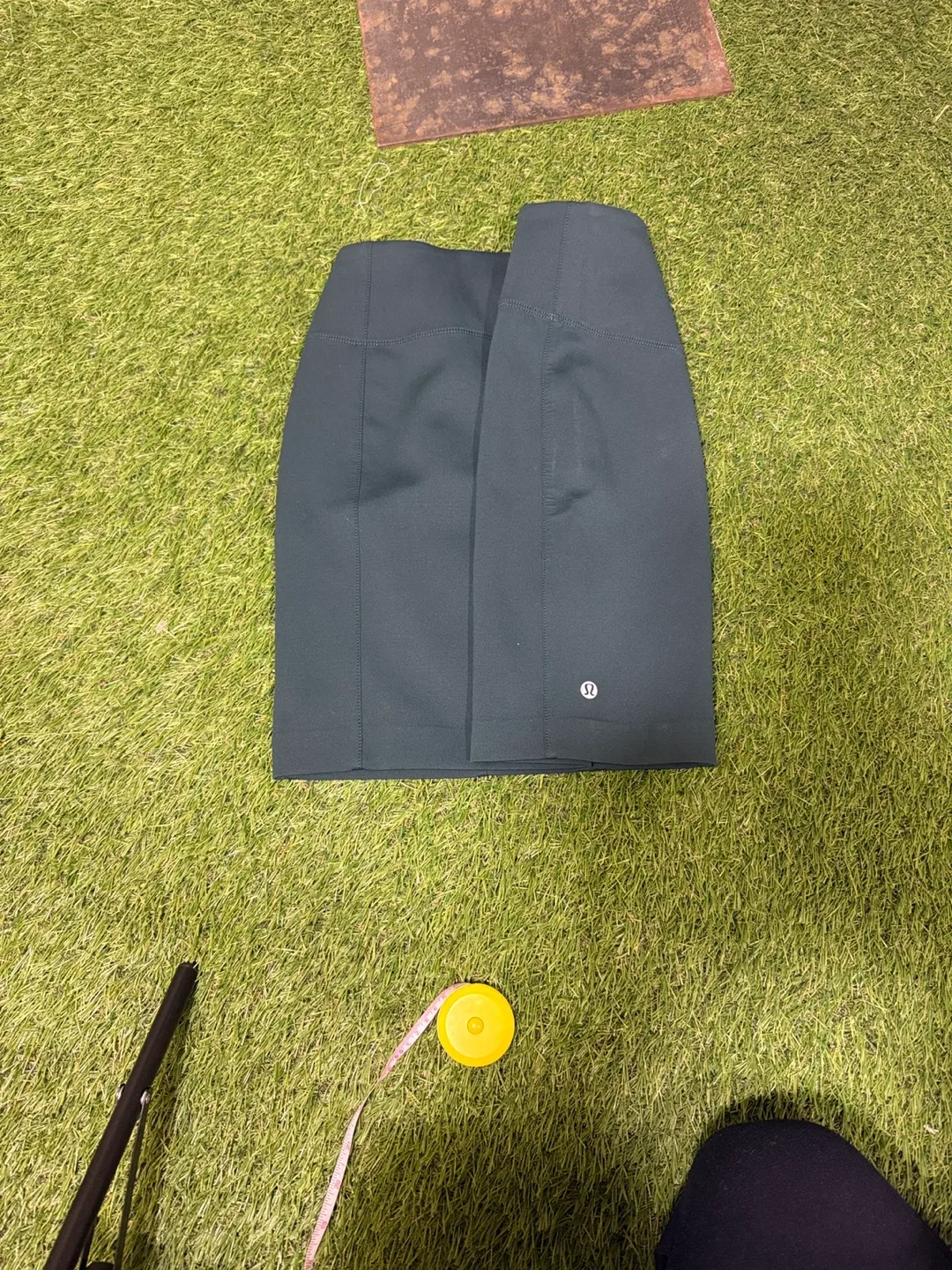 Lululemon Skirt - Size 6 image indicator(5)