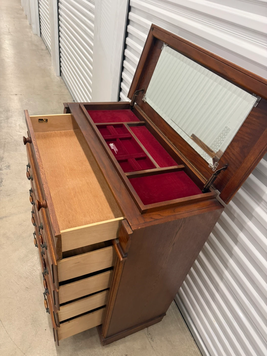 Vintage Mirrored Jewelry Dresser - photo 4