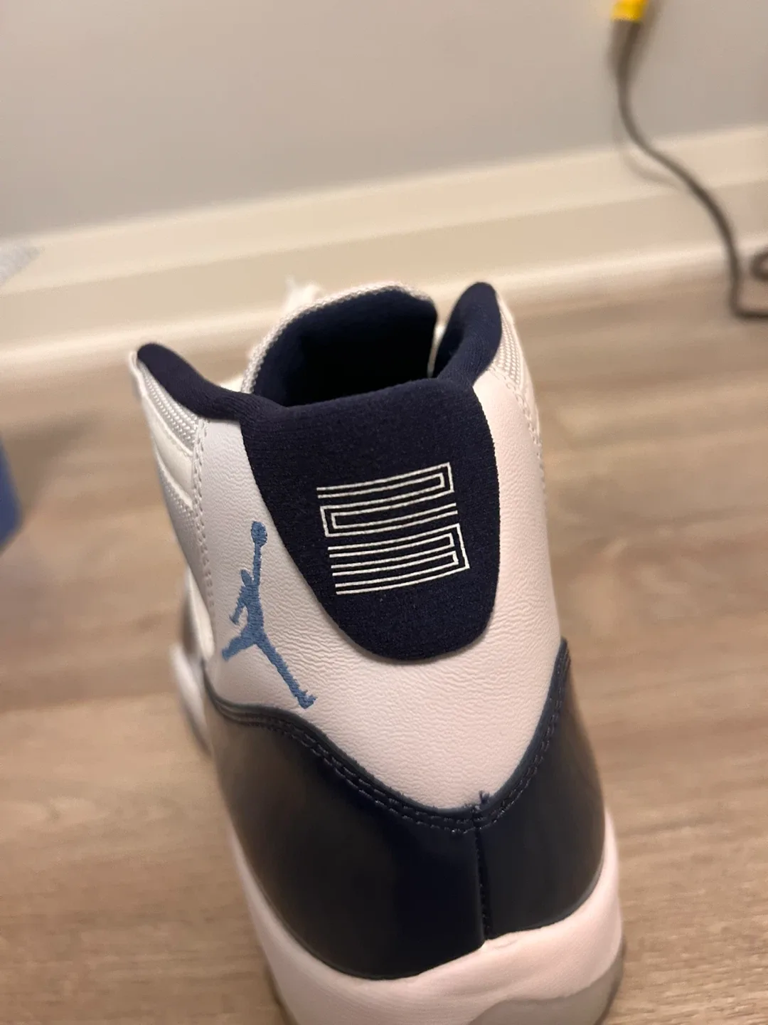 Air Jordan 11 Retro, Size 12 image indicator(6)