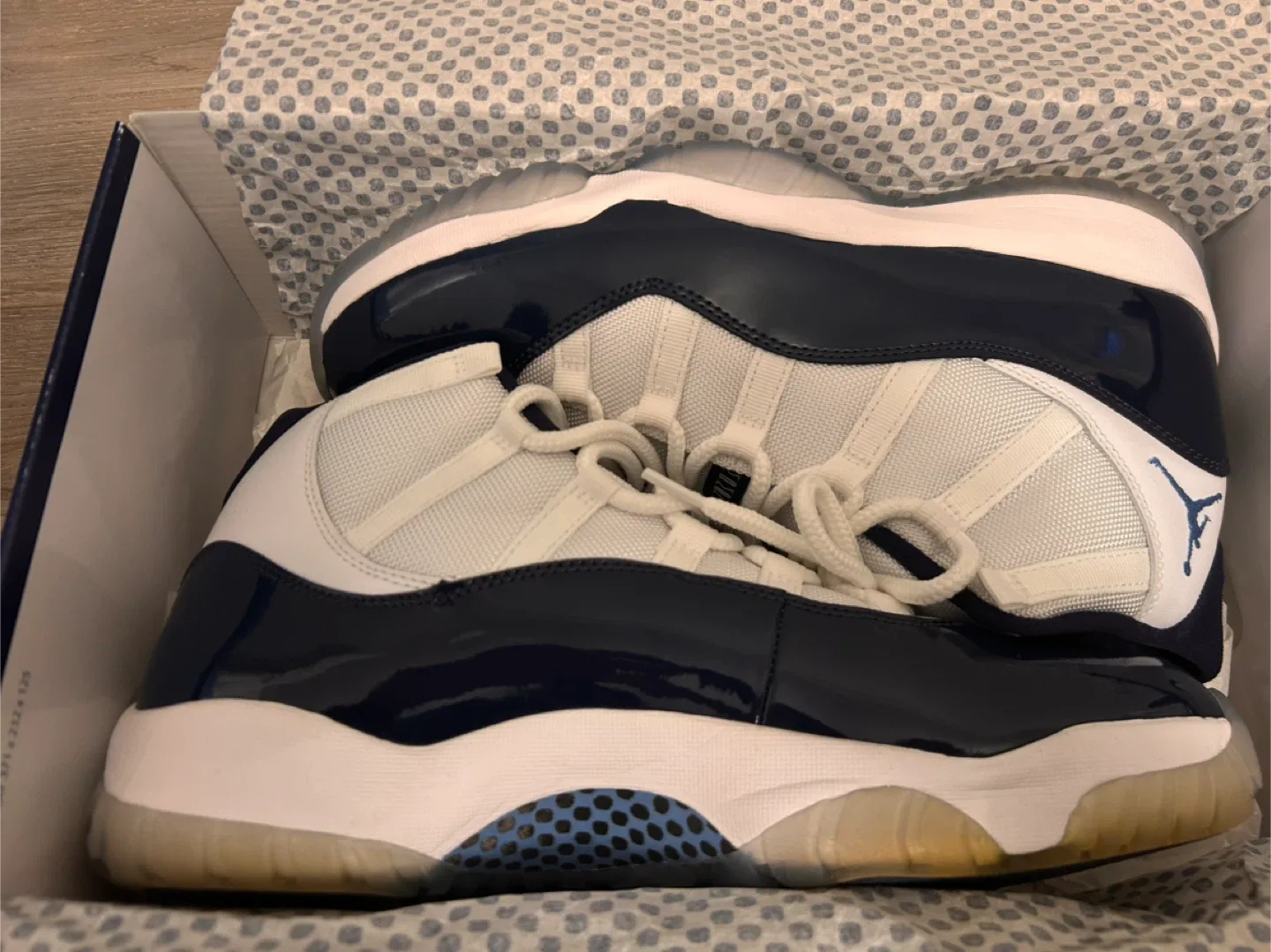 Air Jordan 11 Retro, Size 12 image indicator(3)