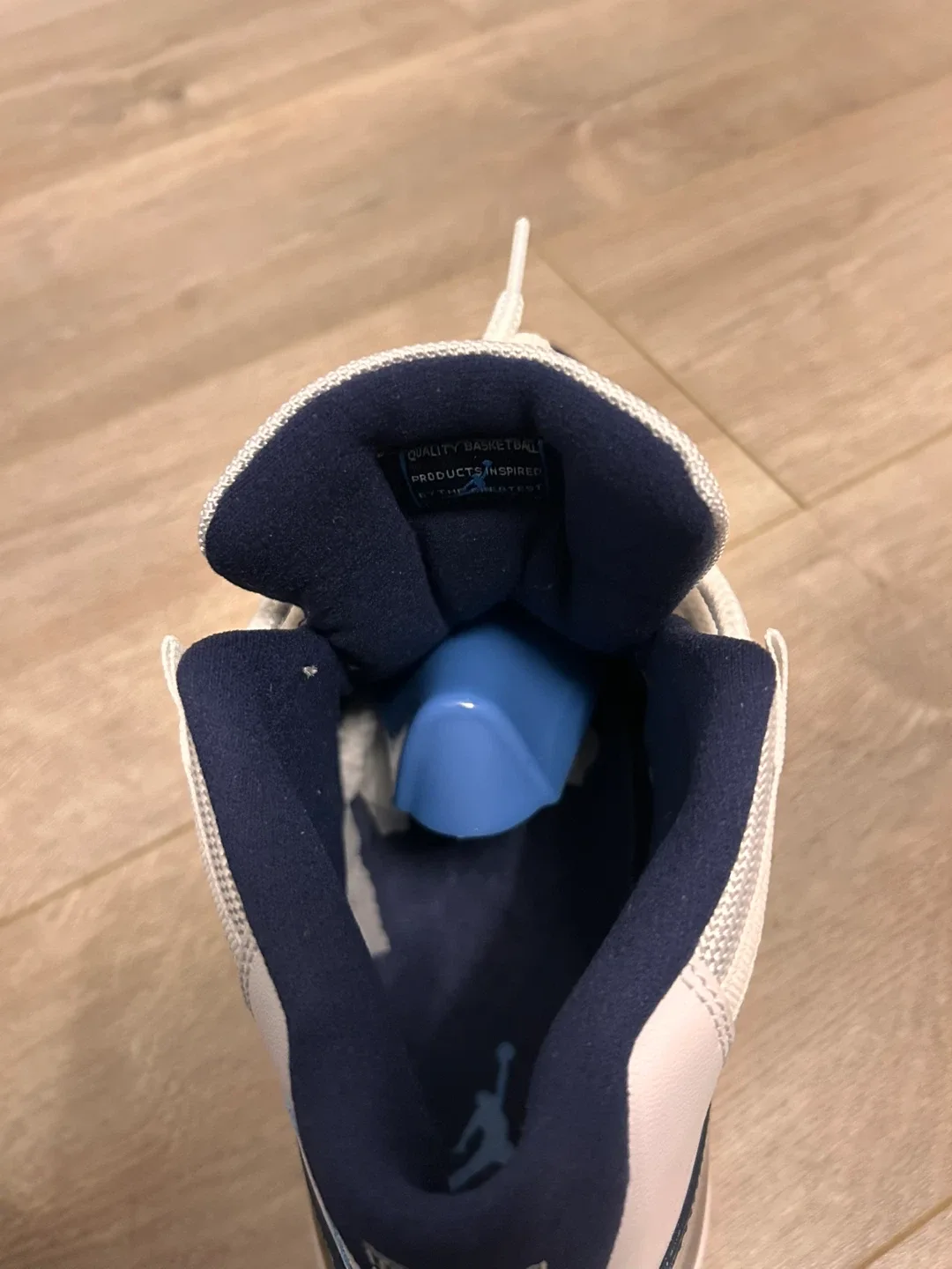 Air Jordan 11 Retro, Size 12 image indicator(8)