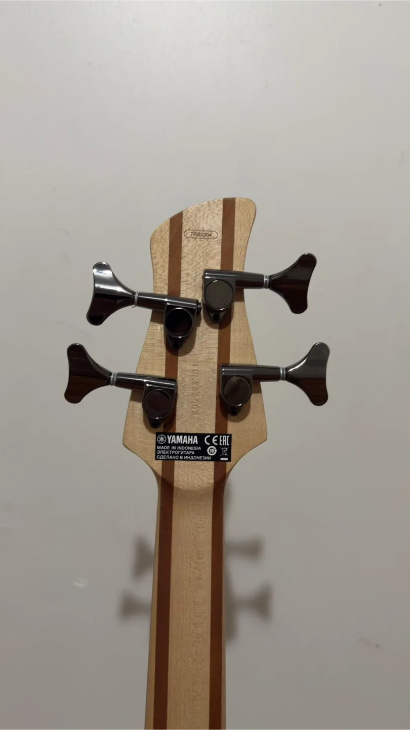Yamaha TRBX174 Bass Guitar - White image indicator(4)