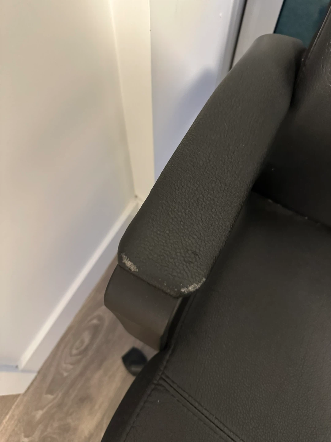 Black Office Chair - photo 2