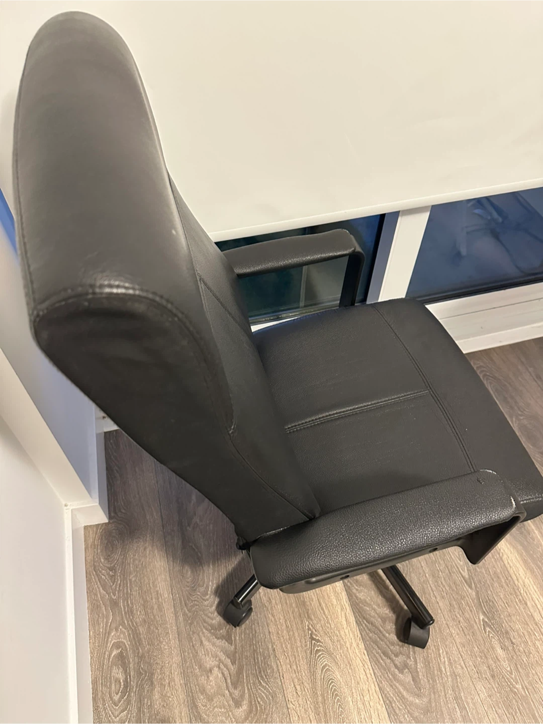 Black Office Chair - photo 3
