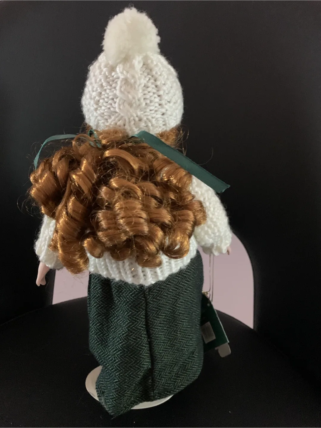 Irish heritage doll,H 30 cm, porcelain, pick up Islington/ Evans image indicator(2)