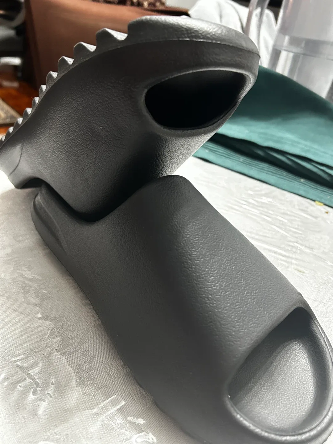 Adidas Yeezy Slide Onyx image indicator(4)