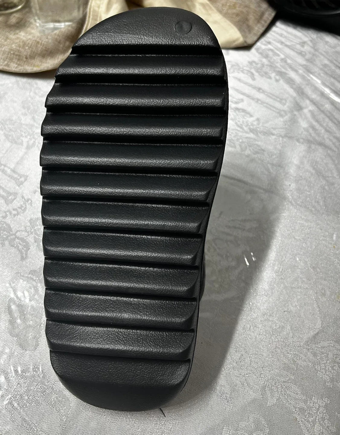 Adidas Yeezy Slide Onyx image indicator(3)