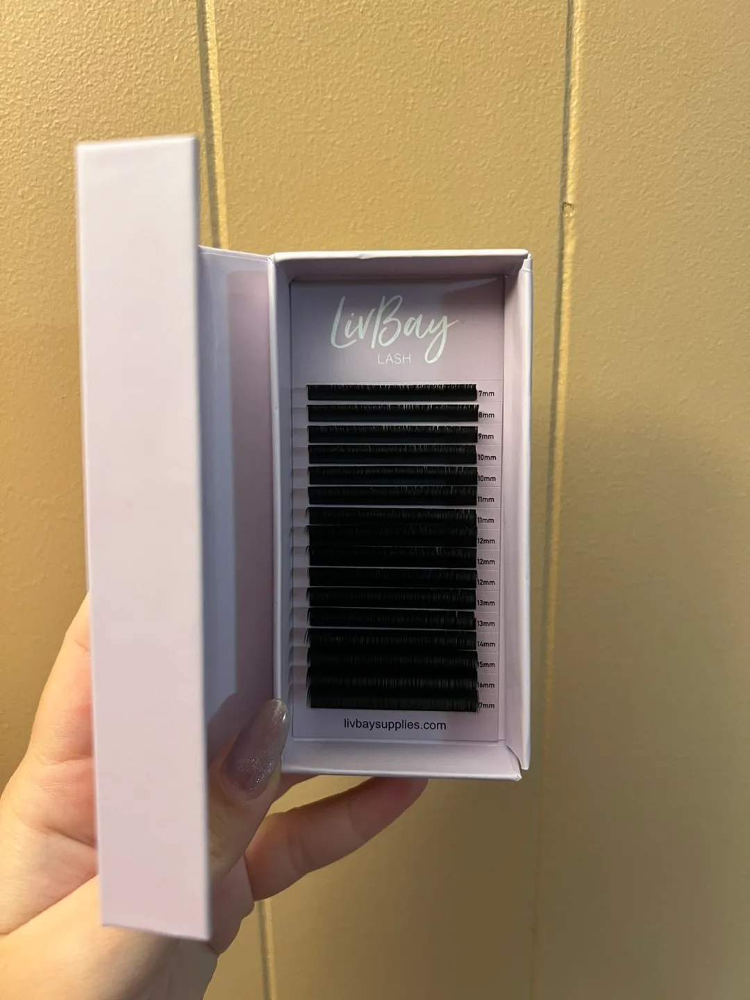 LivBay Lash Cloud 9 .15 D Mix 7-17mm Lashes thumbnail