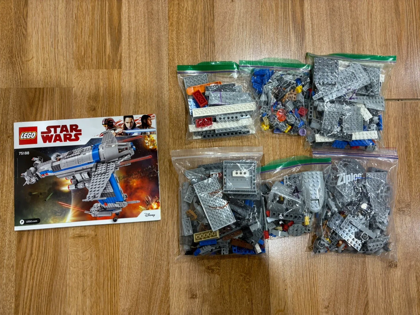 LEGO Star Wars Resistance Bomber 75188 image indicator(3)