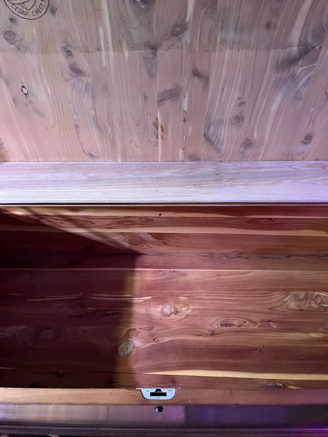 Roos Sweetheart Cedar Chest! image indicator(4)